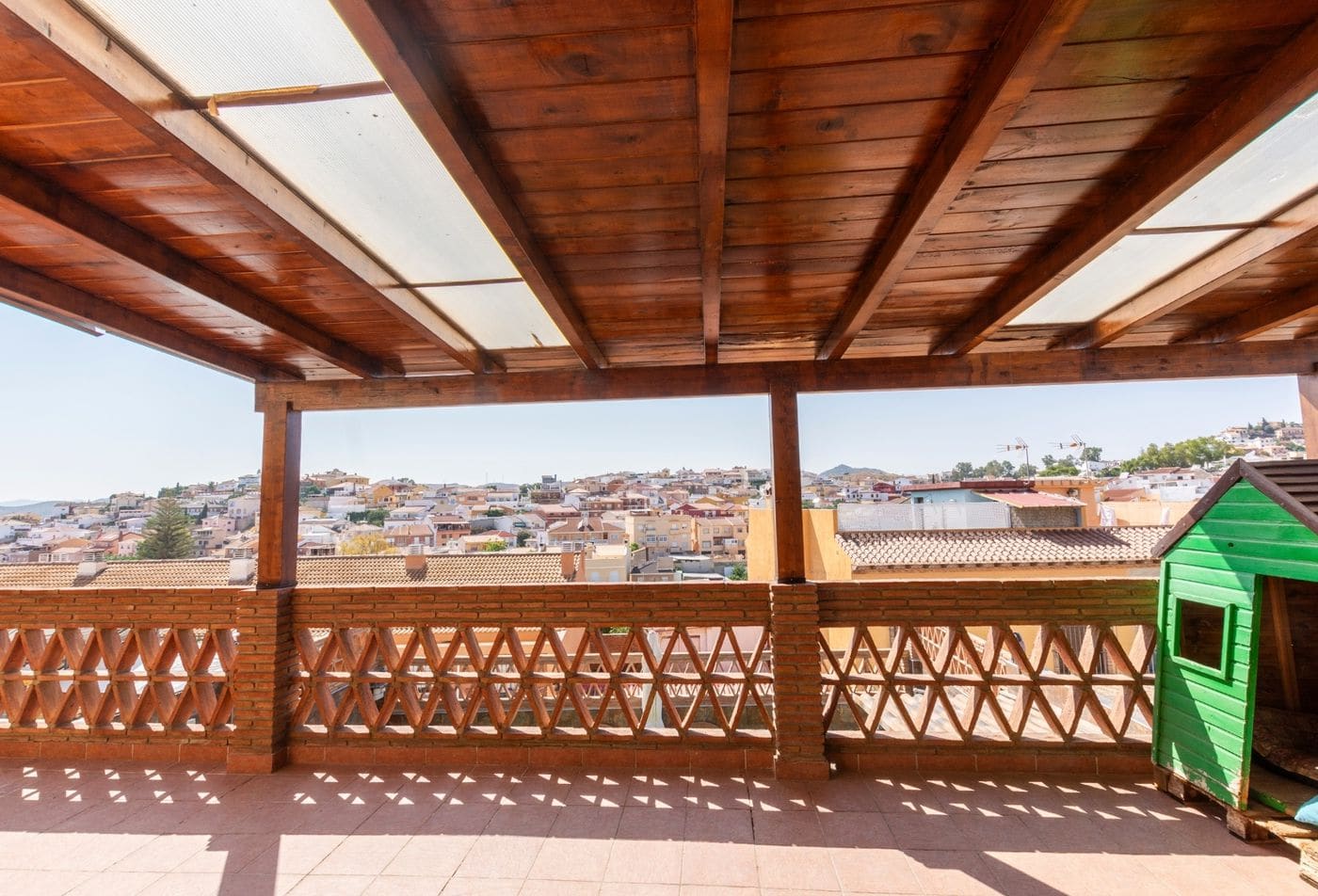 Chalet con nave multifuncional en Puerto de la Torre — foto 17